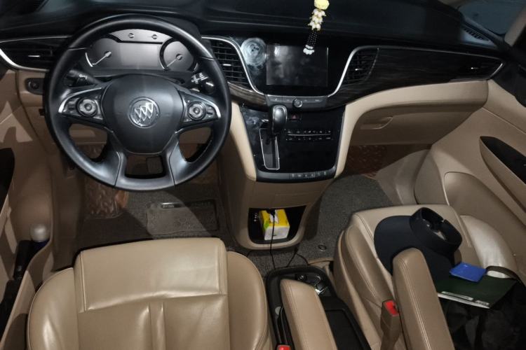 Used Buick GL8 2017 ES 28T Luxury Model China V Standard Center Console