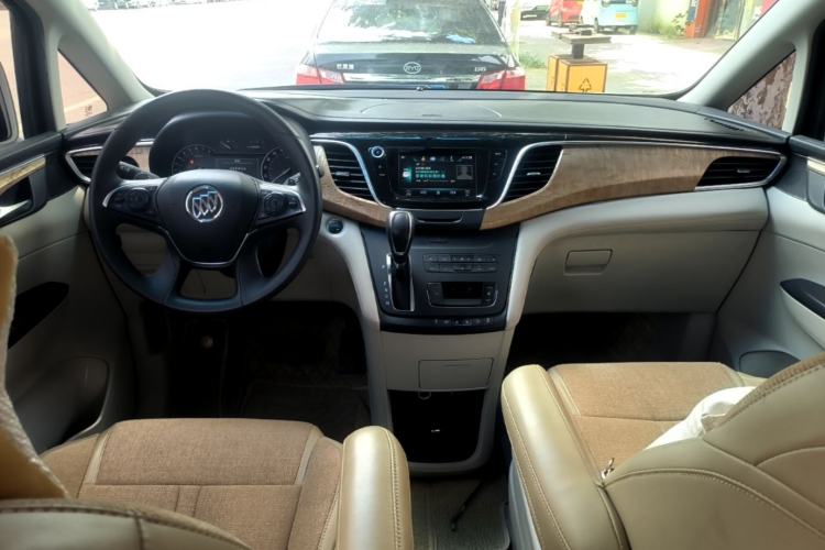 Used Buick GL8 2017 ES 28T Comfort Model China V Standard Center Console