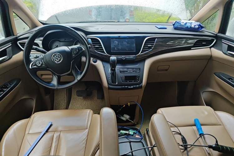 Used Buick GL8 2017 ES 28T Premium Version China V Standard Center Console