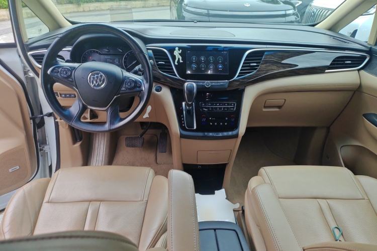 Used Buick GL8 2017 ES 28T Flagship Model China V Standard Center Console