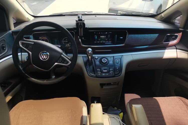 Used Buick GL8 2017 25S Luxury Version China V Standard Center Console
