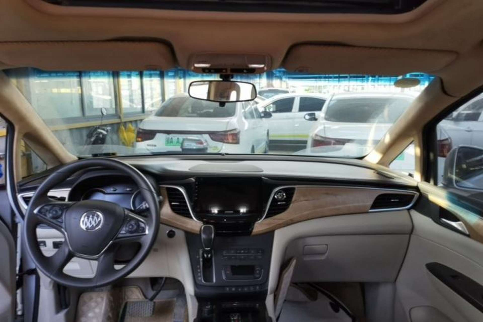 Used Buick GL8 2017 ES 28T Comfort Model China V Standard Center Console