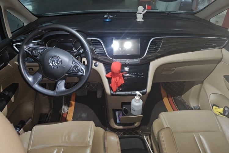 Used Buick GL8 2017 ES 28T Luxury Model China V Standard Center Console