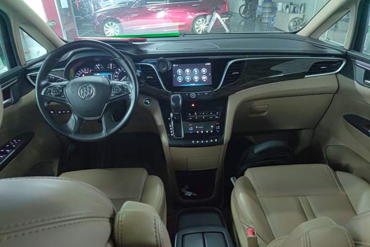 Used Buick GL8 2017 ES 28T Flagship Model China V Standard Center Console