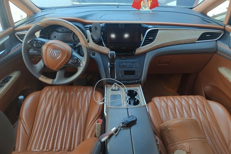 Used Buick GL8 2017 ES 28T Comfort Model China V Standard Center Console