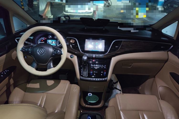 Used Buick GL8 2017 ES 28T Luxury Model China V Standard Center Console