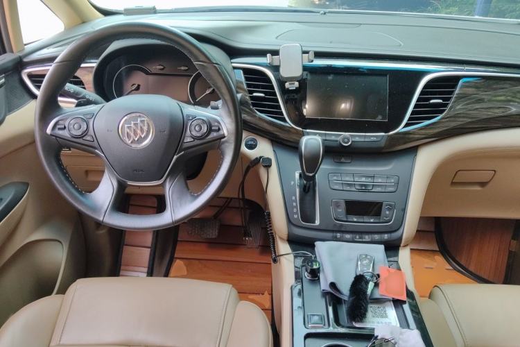 Used Buick GL8 2017 ES 28T Premium Version China V Standard Center Console