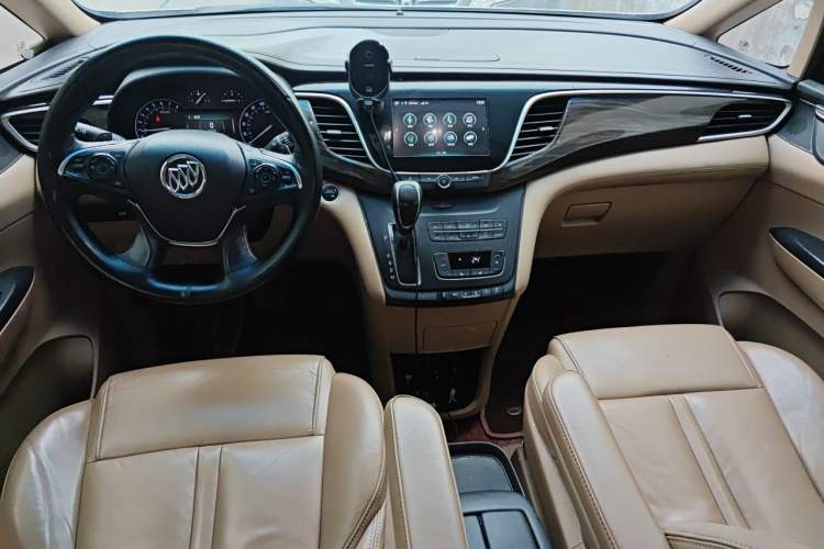 Used Buick GL8 2017 ES 28T Premium Version China V Standard Center Console