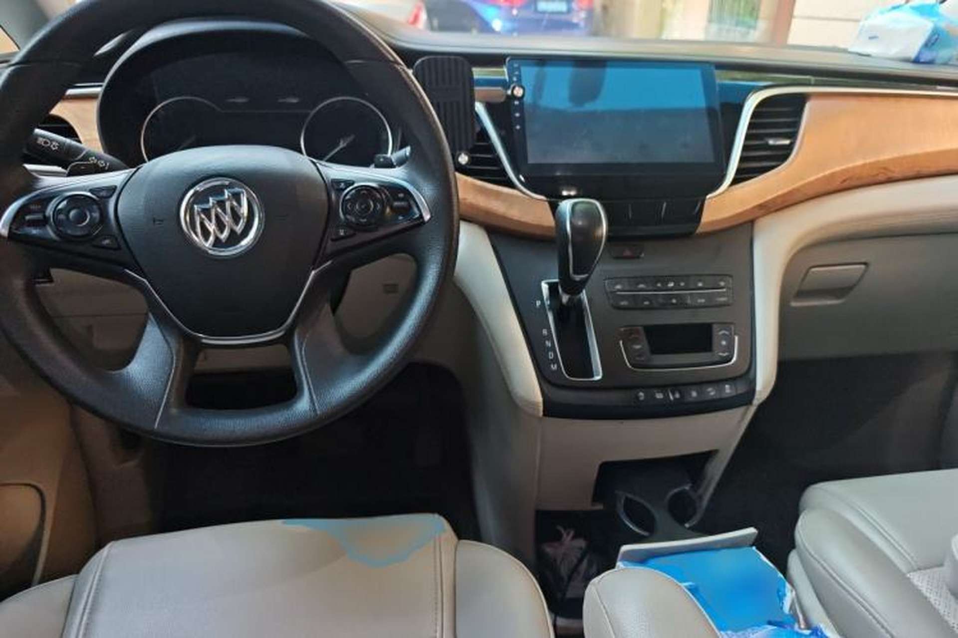 Used Buick GL8 2017 ES 28T Comfort Model China V Standard Center Console