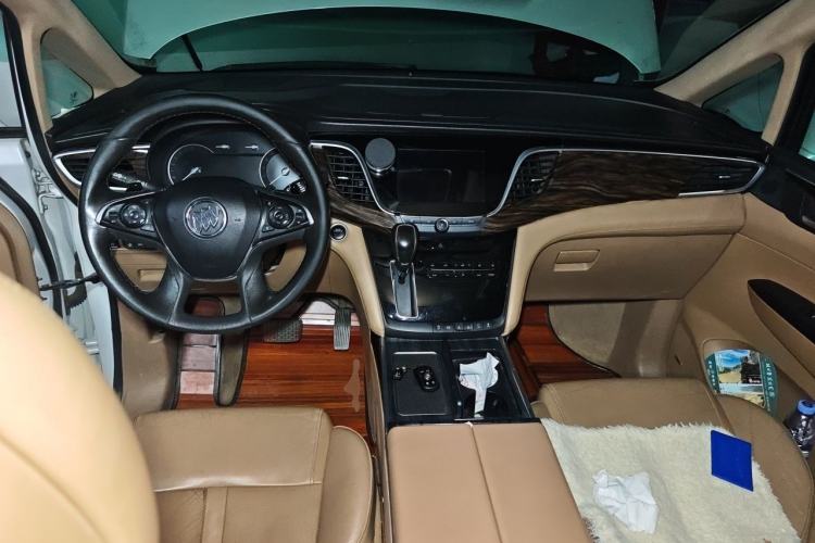 Used Buick GL8 2017 ES 28T Flagship Model China V Standard Center Console
