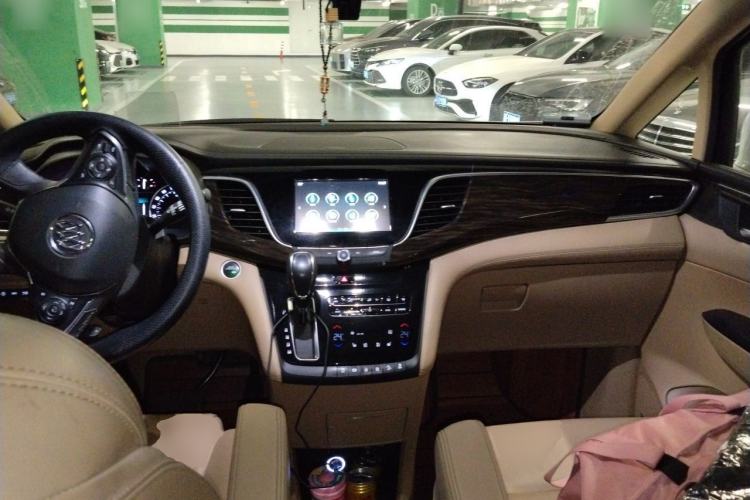 Used Buick GL8 2017 ES 28T Flagship Model China V Standard Center Console