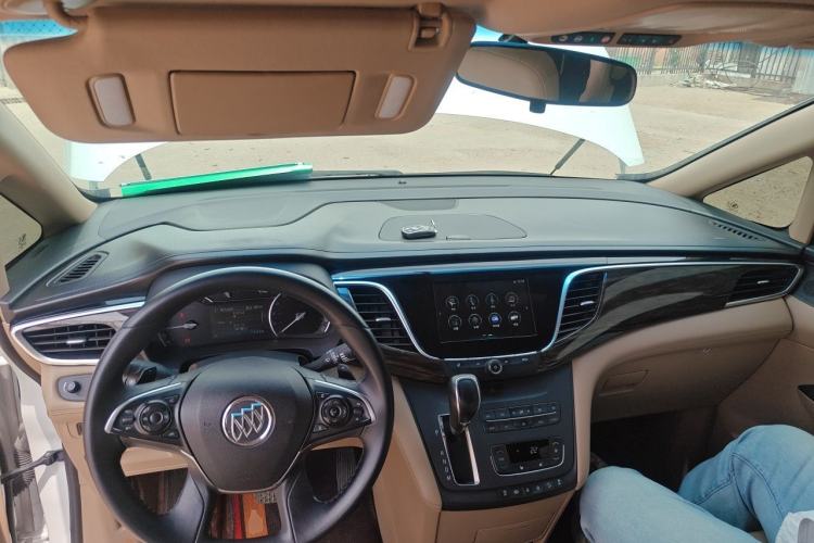Used Buick GL8 2017 ES 28T Premium Version China V Standard Center Console