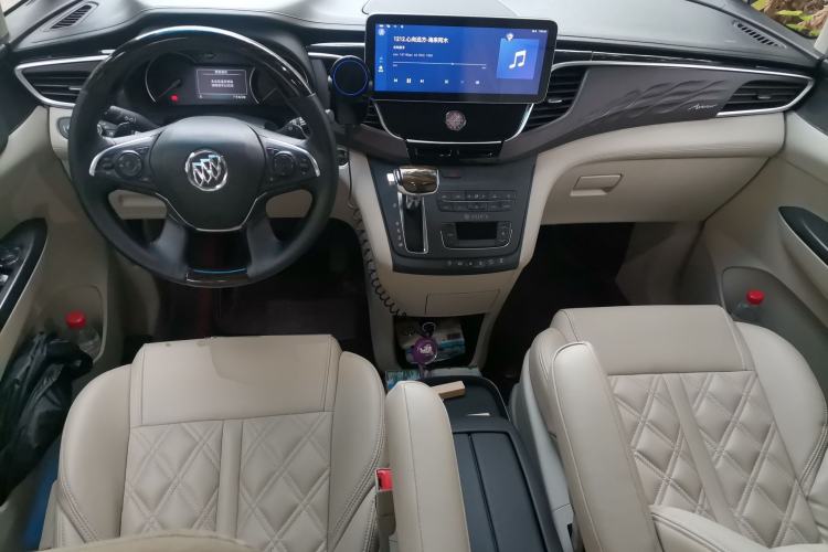 Used Buick GL8 2017 ES 28T Comfort Model China V Standard Center Console