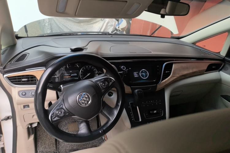 Used Buick GL8 2017 ES 28T Comfort Model China V Standard Center Console
