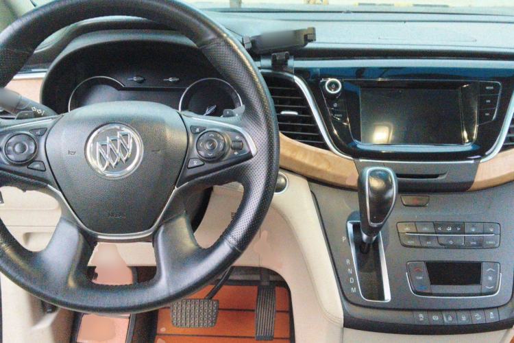 Used Buick GL8 2017 ES 28T Comfort Model China V Standard Center Console