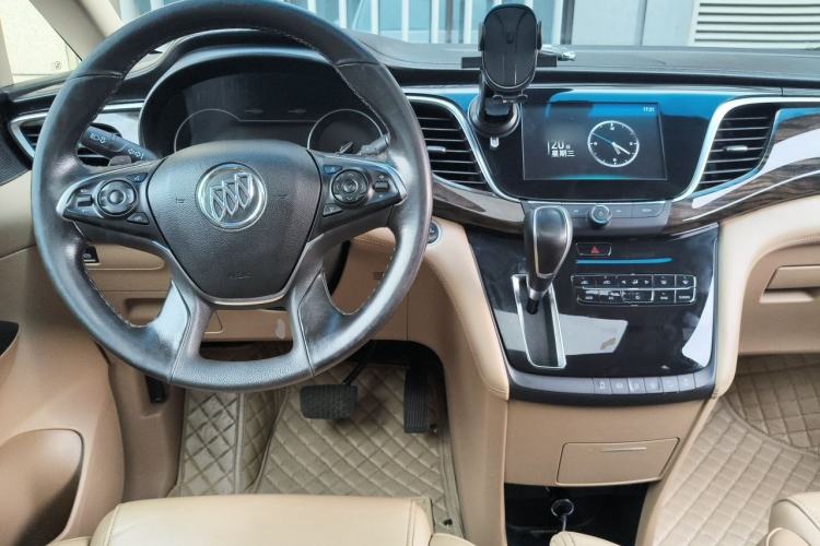 Used Buick GL8 2017 ES 28T Luxury Model China V Standard Center Console