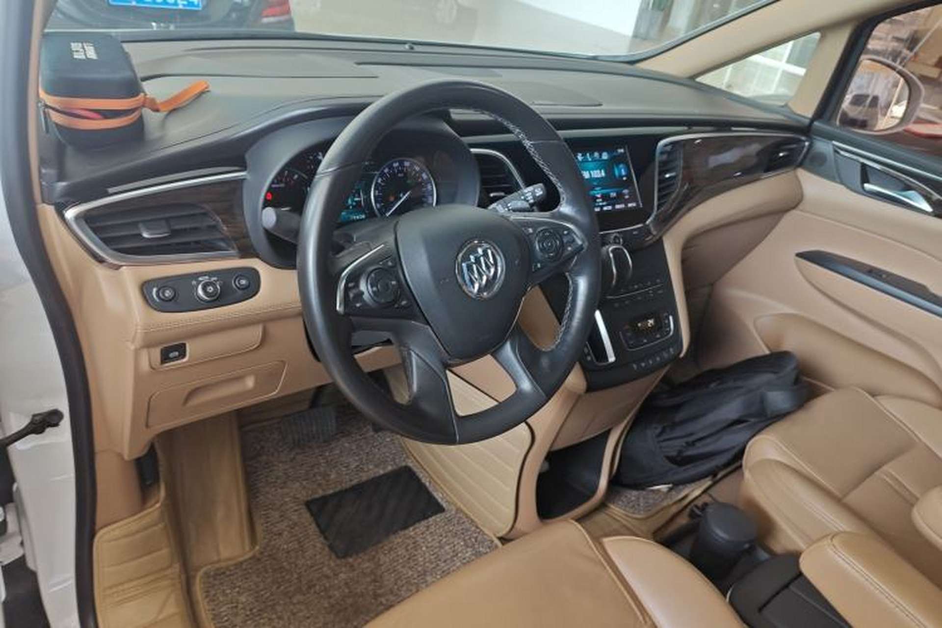 Used Buick GL8 2017 ES 28T Premium Version China V Standard Center Console