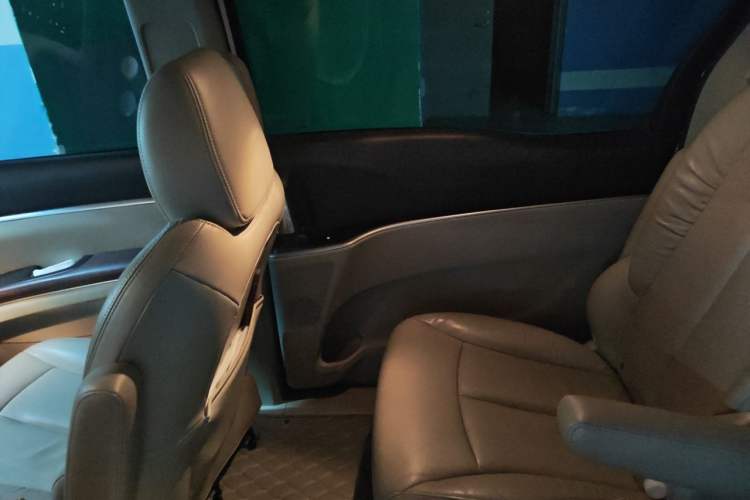 Used Buick GL8 2017 25S Luxury Version China V Standard Center Console