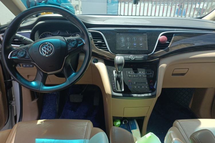 Used Buick GL8 2017 ES 28T Flagship Model China V Standard Center Console