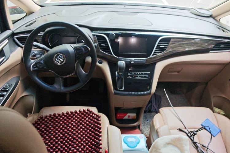 Used Buick GL8 2017 ES 28T Luxury Model China V Standard Center Console