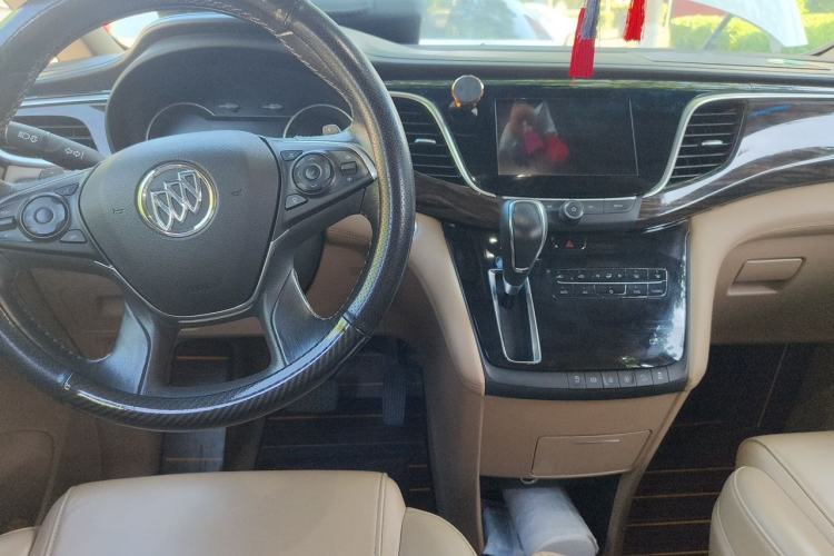 Used Buick GL8 2017 ES 28T Luxury Model China V Standard Center Console