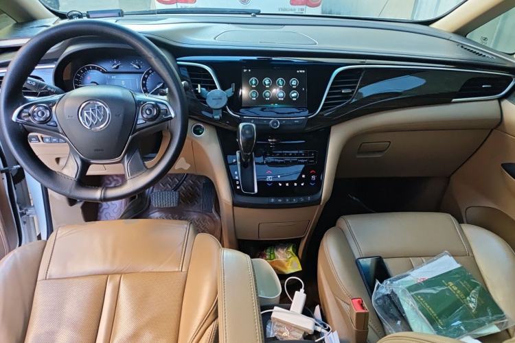 Used Buick GL8 2017 ES 28T Flagship Model China V Standard Center Console