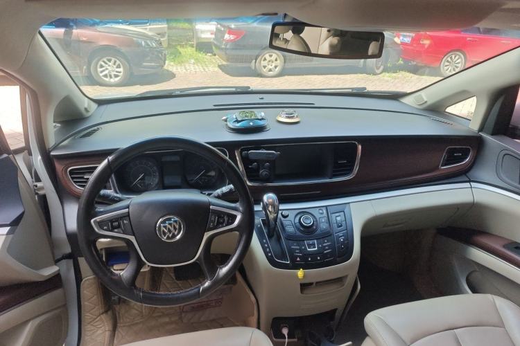 Used Buick GL8 2017 25S Luxury Version China V Standard Center Console