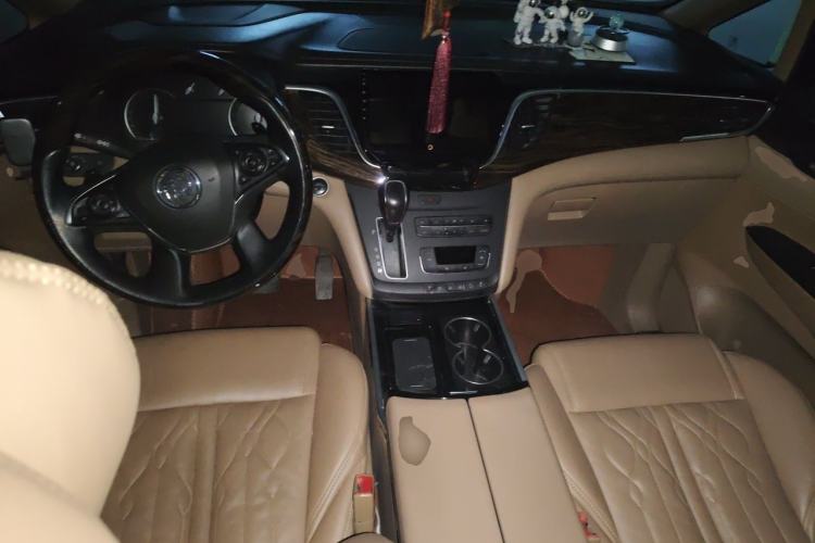 Used Buick GL8 2017 ES 28T Premium Version China V Standard Center Console