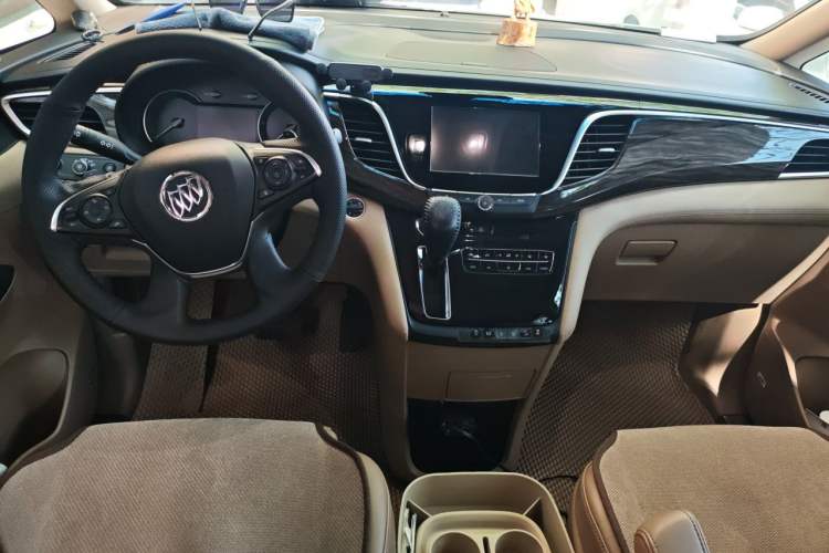 Used Buick GL8 2017 ES 28T Flagship Model China V Standard Center Console
