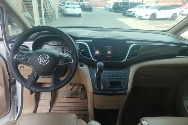 Used Buick GL8 2017 ES 28T Premium Version China V Standard Center Console