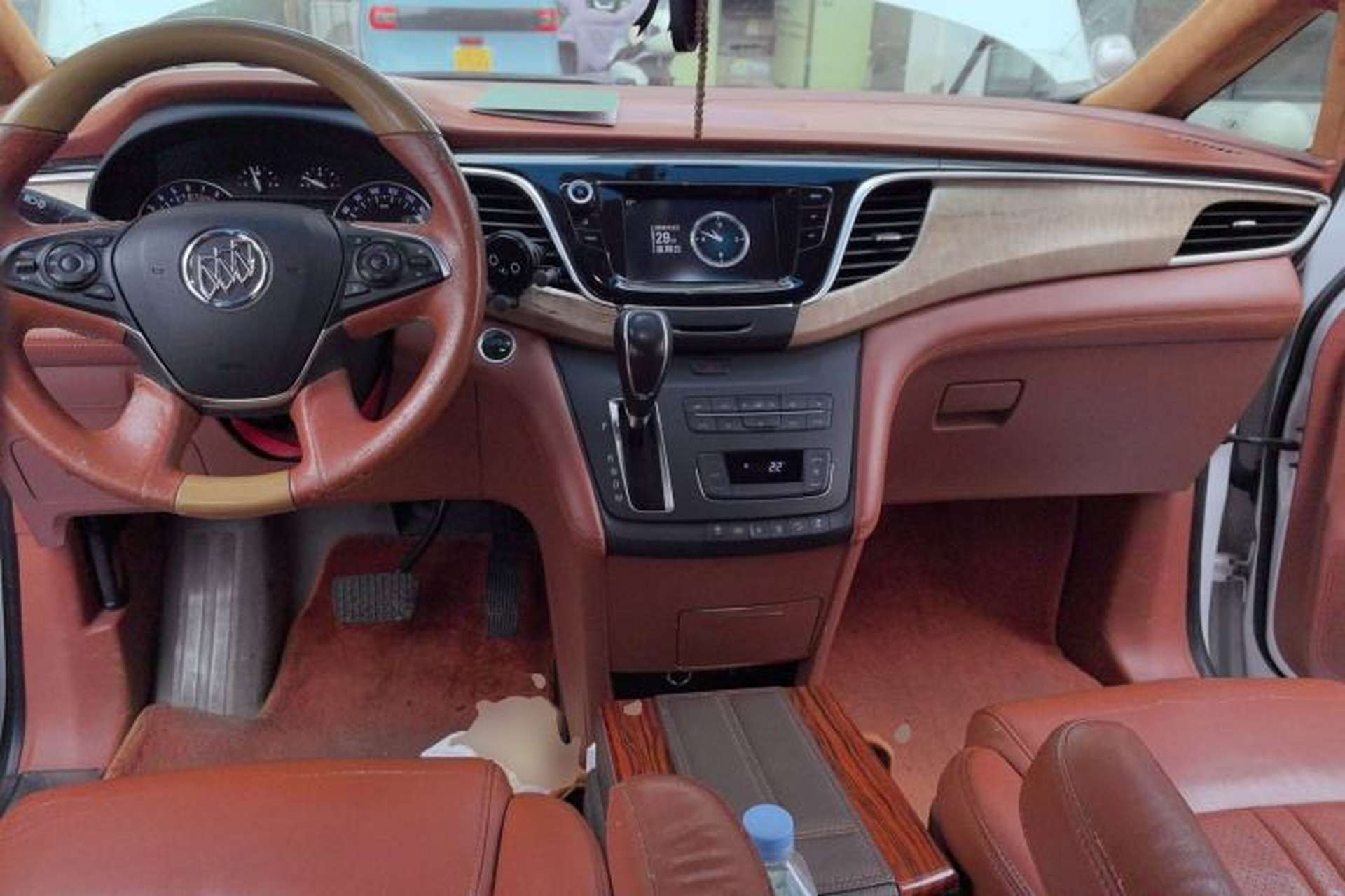 Used Buick GL8 2017 ES 28T Comfort Model China V Standard Center Console