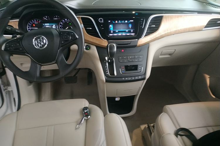 Used Buick GL8 2017 ES 28T Comfort Model China V Standard Center Console