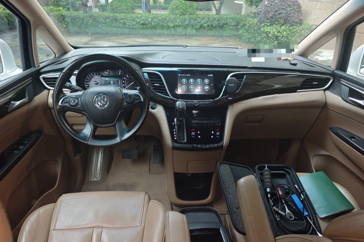 Used Buick GL8 2017 ES 28T Luxury Model China V Standard Center Console