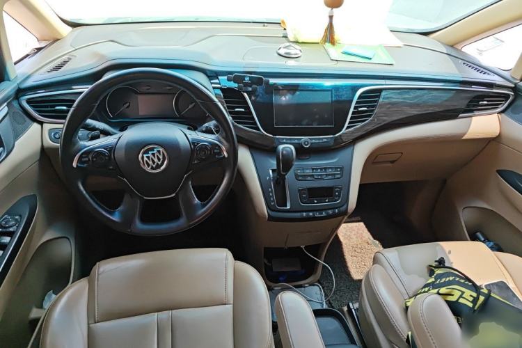 Used Buick GL8 2017 ES 28T Premium Version China V Standard Center Console