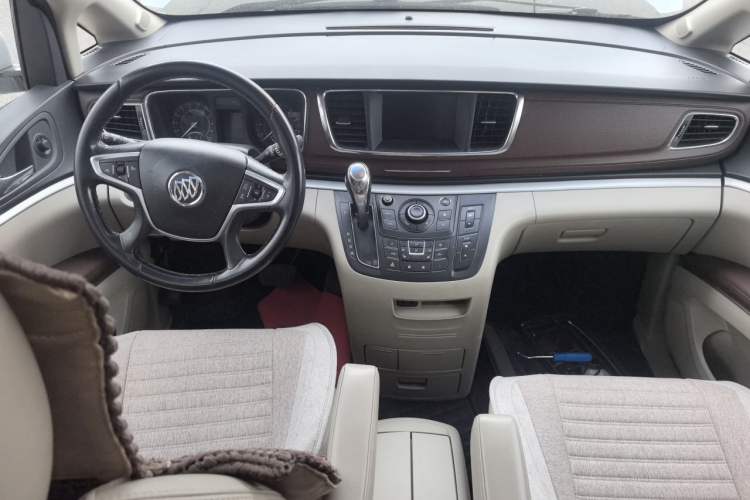 Used Buick GL8 2017 25S Prestige Version China V Standard Center Console