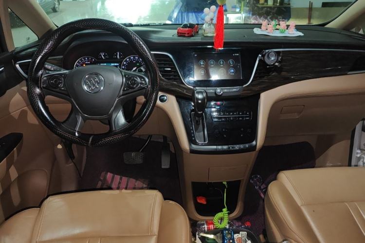 Used Buick GL8 2017 ES 28T Luxury Model China V Standard Center Console
