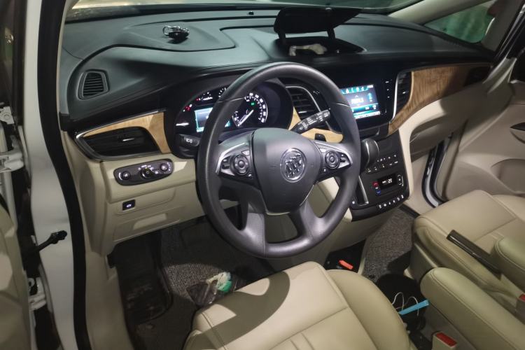 Used Buick GL8 2017 ES 28T Comfort Model China V Standard Center Console