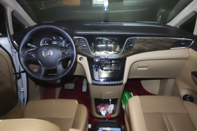 Used Buick GL8 2017 ES 28T Luxury Model China V Standard Center Console