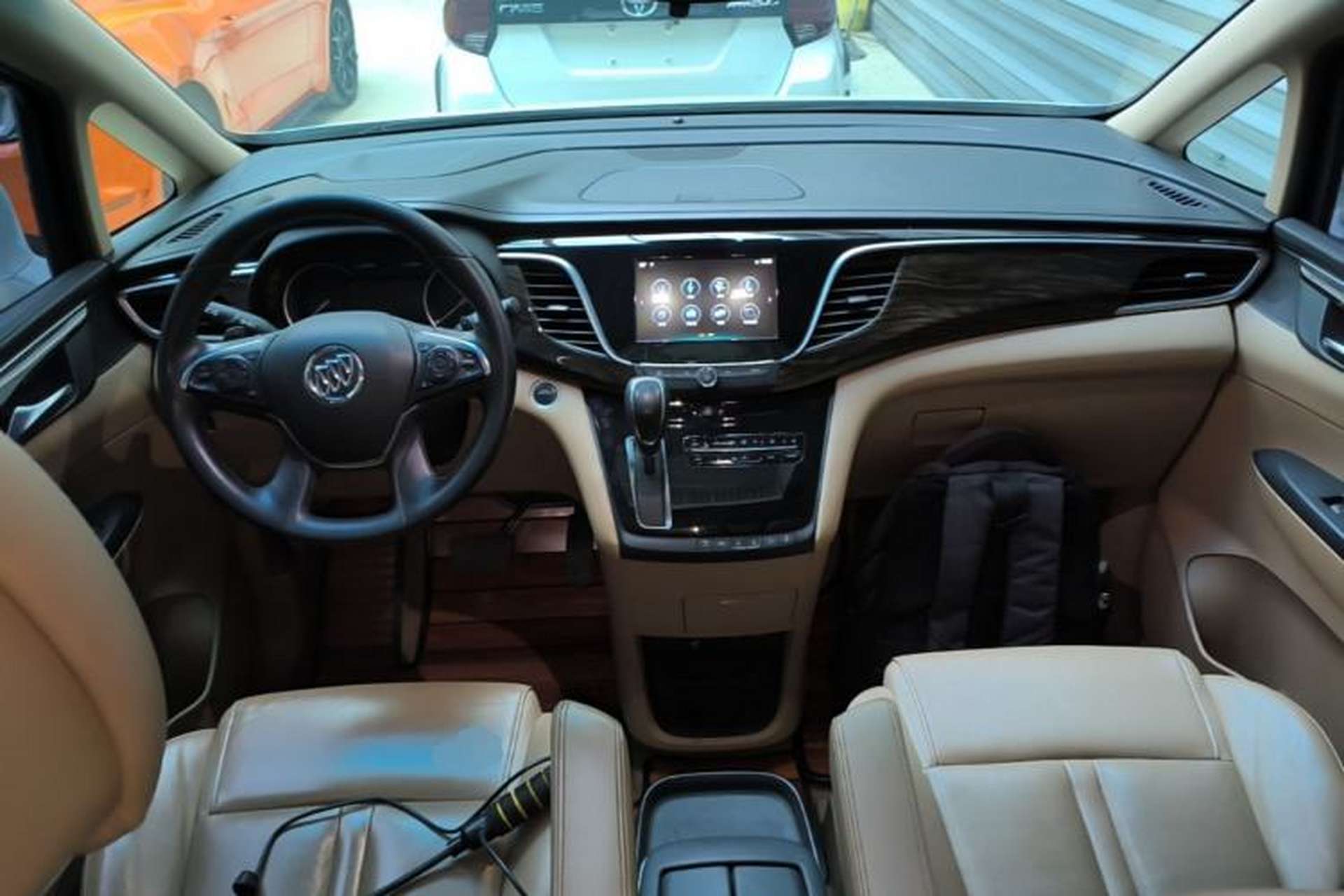 Used Buick GL8 2017 ES 28T Luxury Model China V Standard Center Console