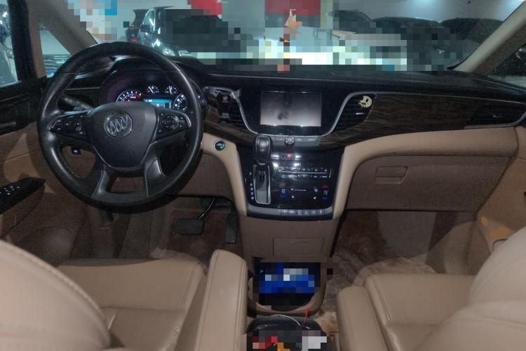 Used Buick GL8 2017 ES 28T Luxury Model China V Standard Center Console