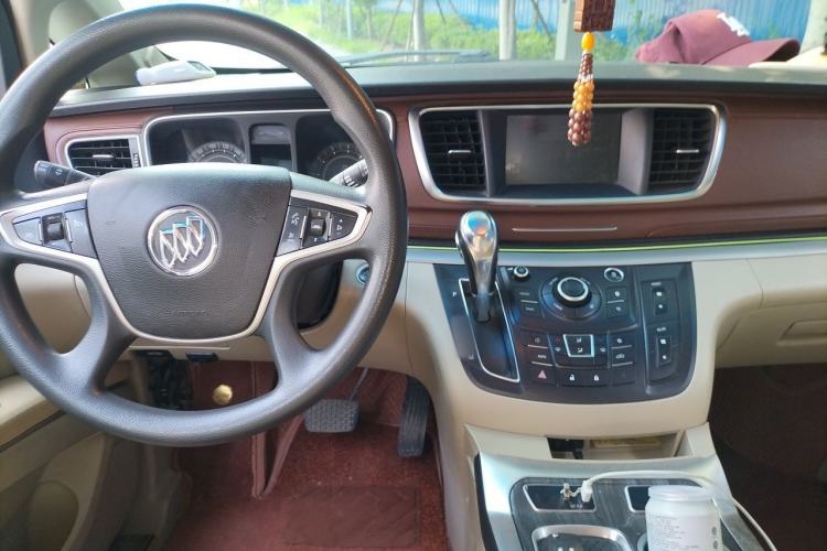 Used Buick GL8 2017 25S Luxury Version China V Standard Center Console