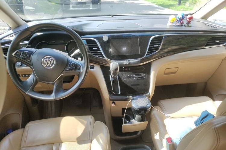 Used Buick GL8 2017 ES 28T Flagship Model China V Standard Center Console