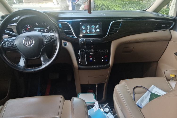 Used Buick GL8 2017 ES 28T Luxury Model China V Standard Center Console