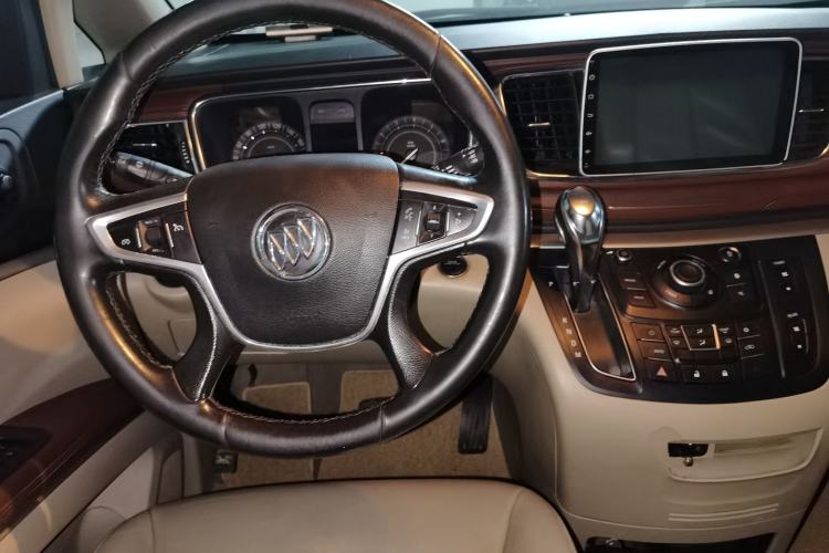 Used Buick GL8 2017 25S Luxury Version China V Standard Center Console