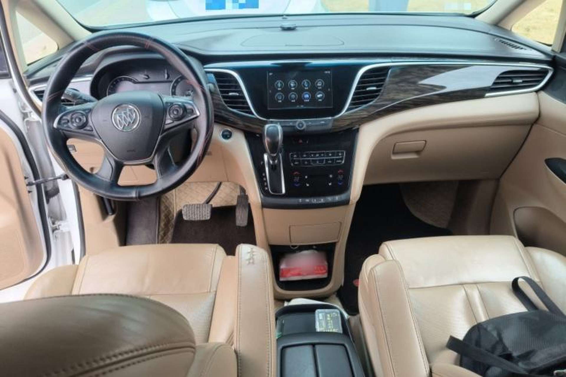 Used Buick GL8 2017 ES 28T Luxury Model China V Standard Center Console