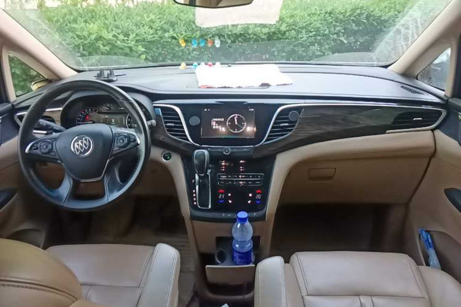 Used Buick GL8 2017 ES 28T Luxury Model China V Standard Center Console
