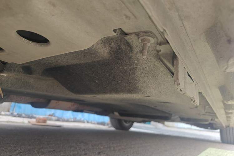Used Buick GL8 2017 ES 28T Comfort Model China V Standard Chassis Front Left