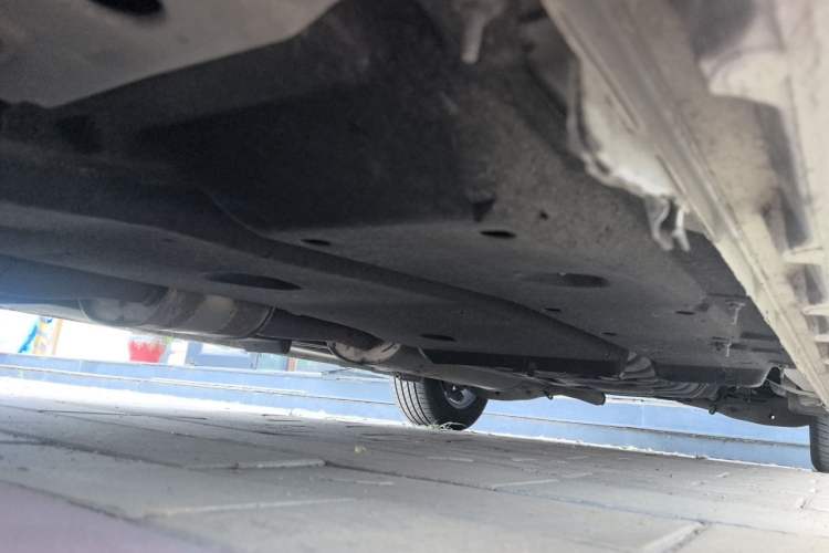 Used Buick GL8 2017 ES 28T Comfort Model China V Standard Chassis Front Left