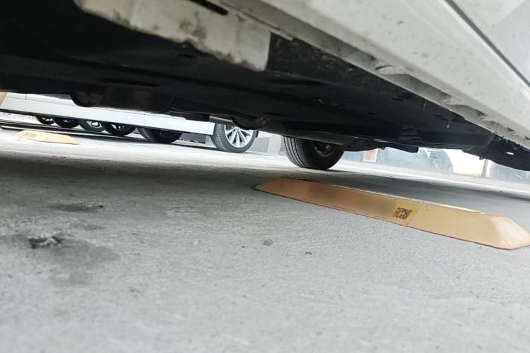 Used Buick GL8 2017 ES 28T Flagship Model China V Standard Chassis Front Left