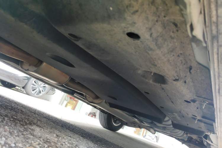 Used Buick GL8 2017 ES 28T Comfort Model China V Standard Chassis Front Left